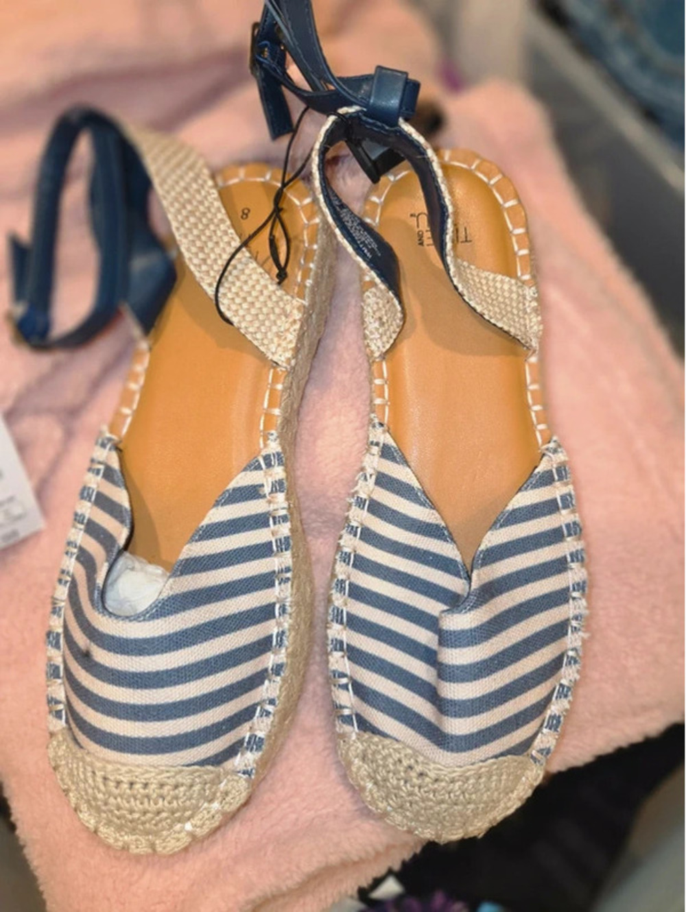 Memory foam strap Shoes size 8